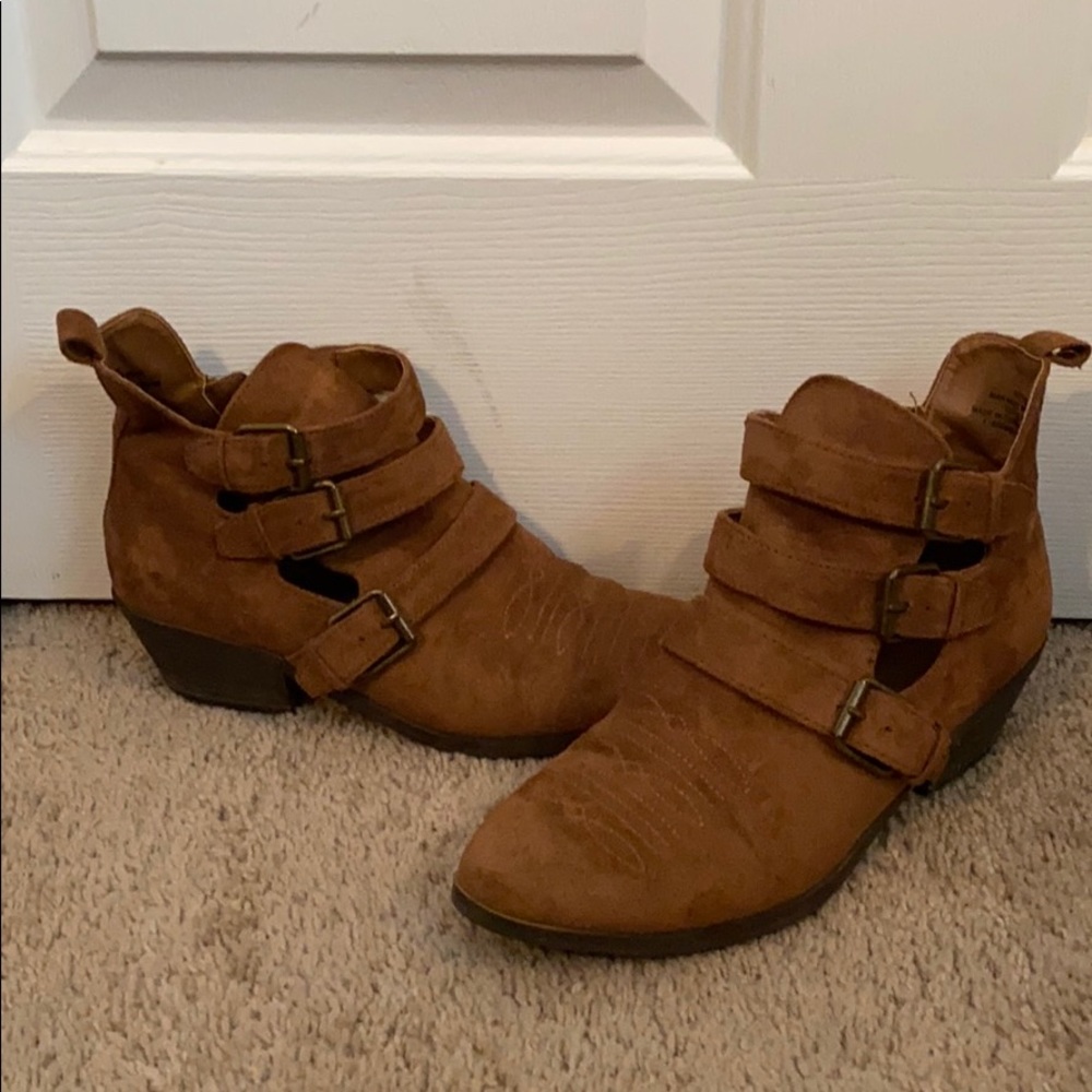 Universal thread booties